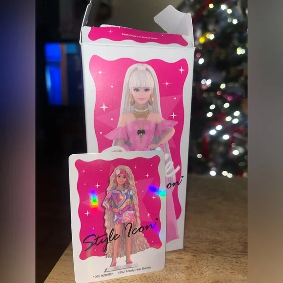 POP MART Barbie 
1992 "Totally Hair" Barbie doll - Picture 10 of 12